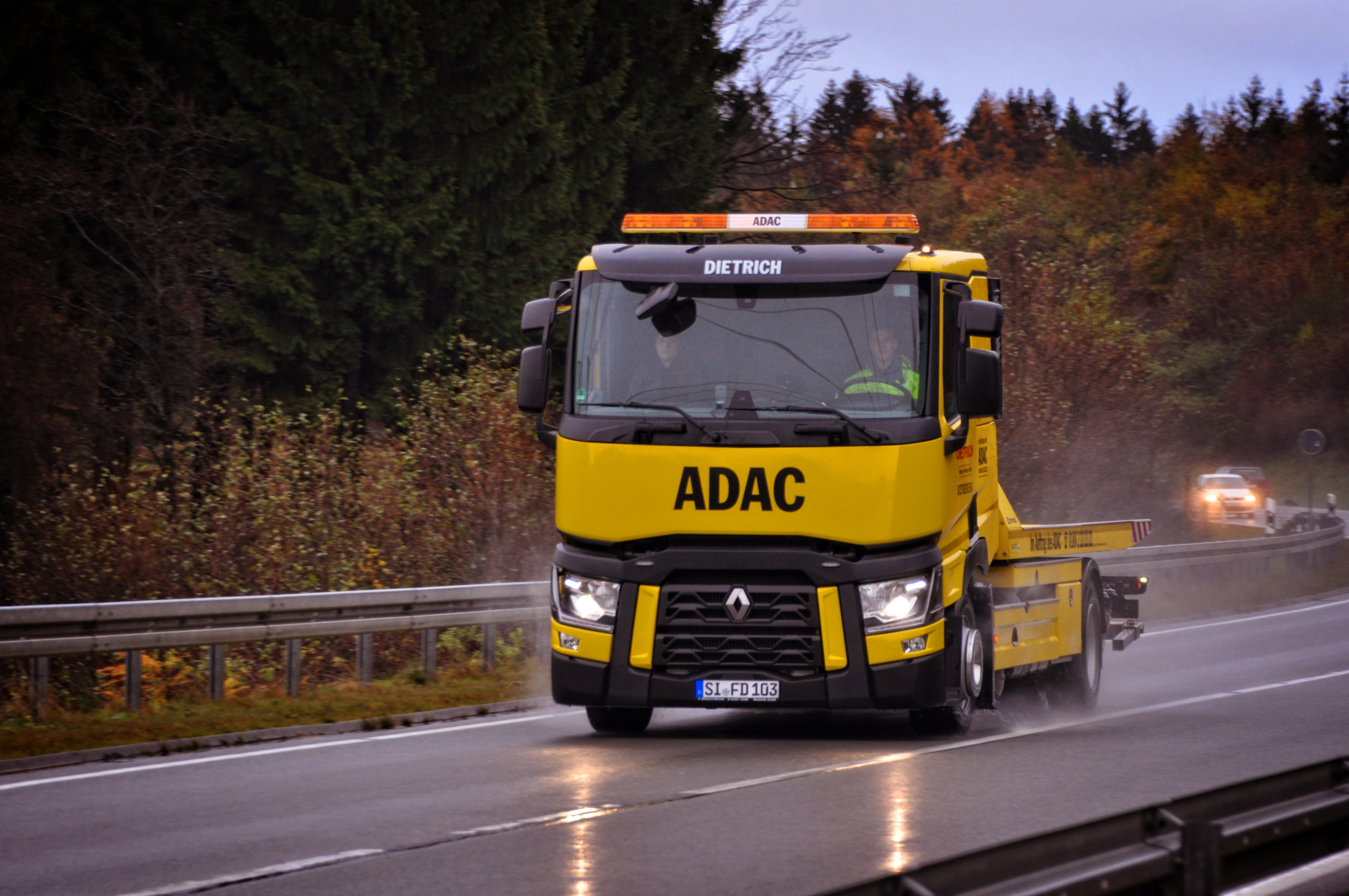 Renault Trucks Und Adac Starten Vertriebspartnerschaft Renault Trucks