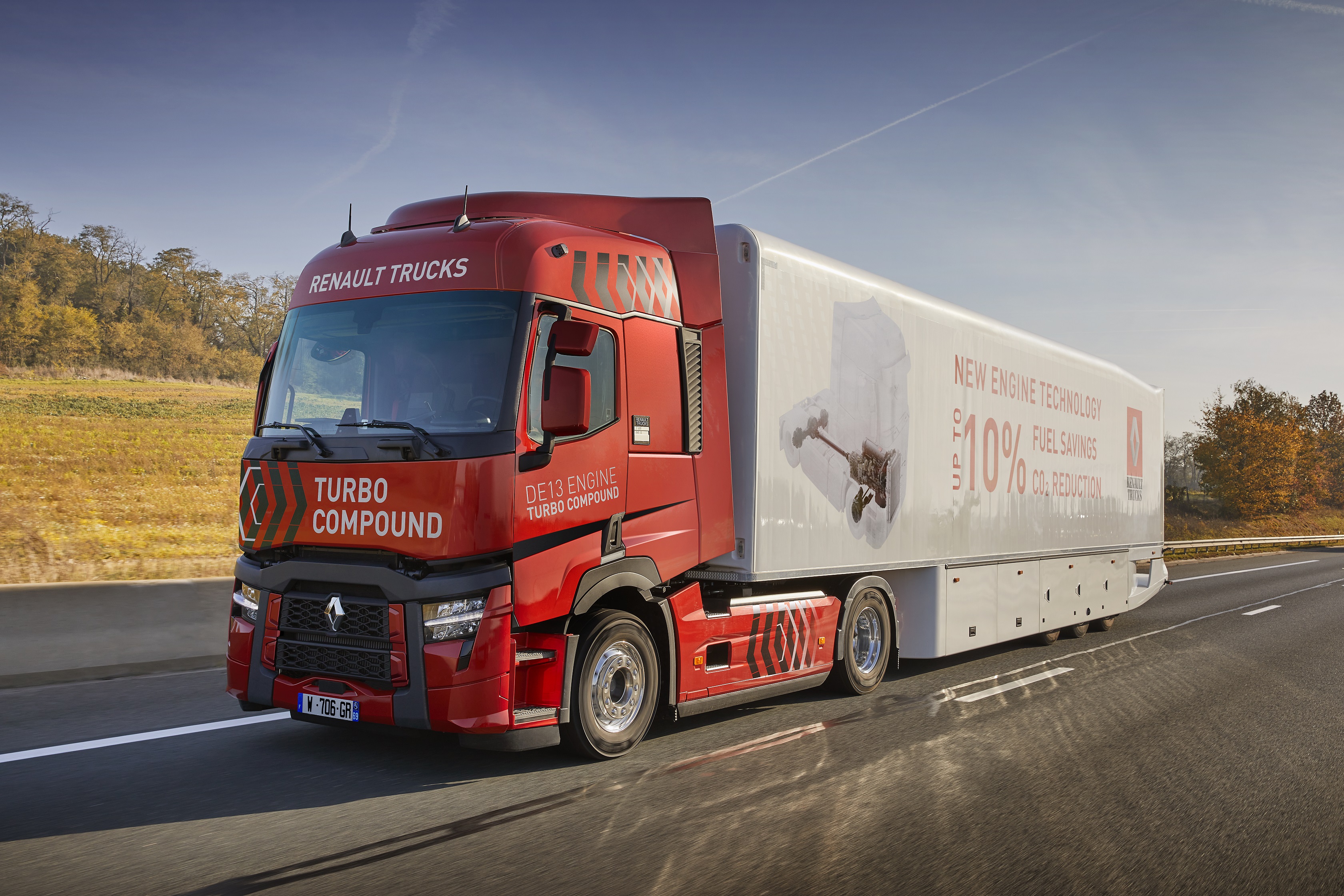 Renault Trucks T mit neuer Motorgeneration auf der Straße.