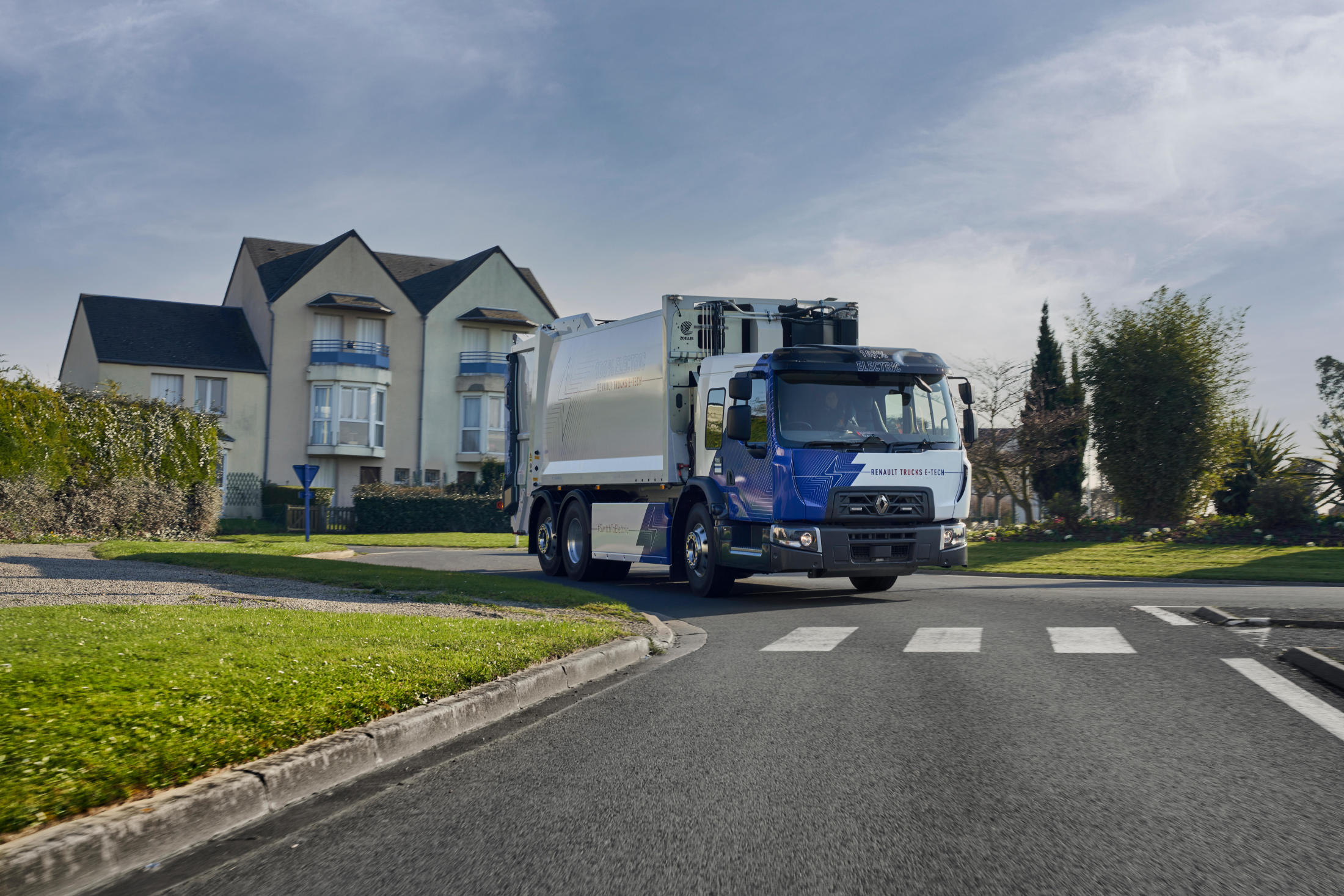 Renault Trucks E-tech D Wide mit Abfallsammelaufbau.
