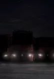 Neue Renault Trucks mit LEDs im Dunklen.