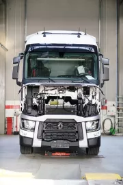 renault-trucks-2-jahre-ersatzteilgarantie-02