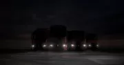 Neue Renault Trucks mit LEDs im Dunklen.